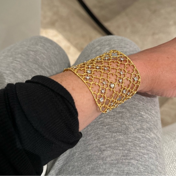 Gold & rhinestone cuff bracelet. - Picture 4 of 6